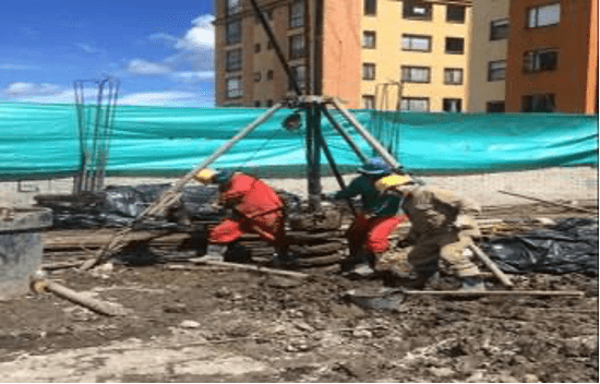 Construccion de pilotes manuales