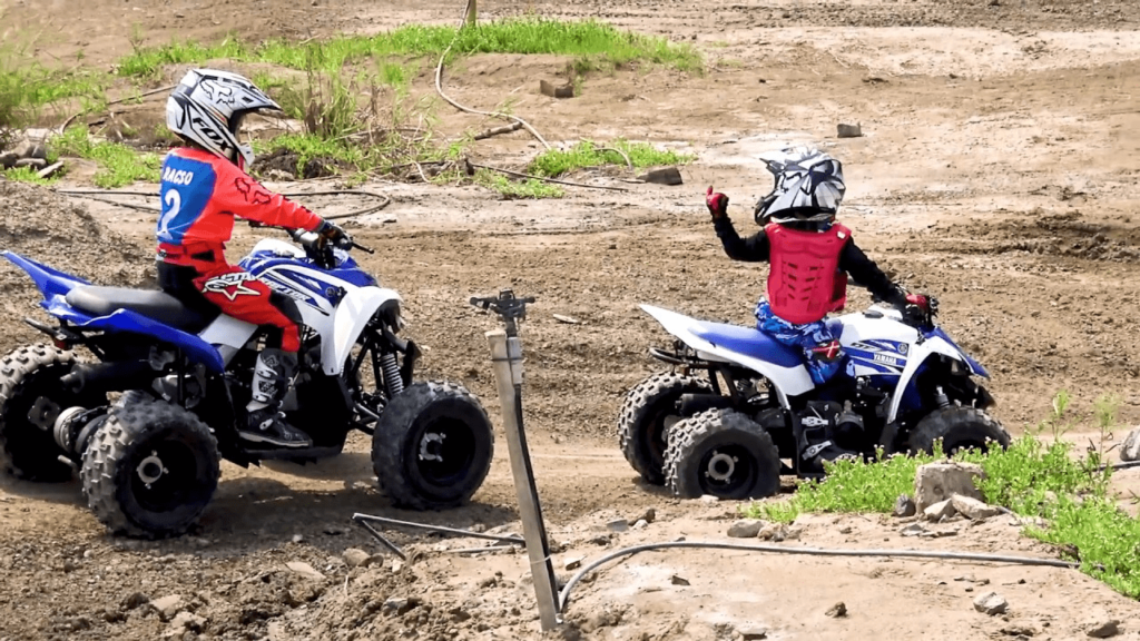 cuatrimotos con niños en villa de leyva